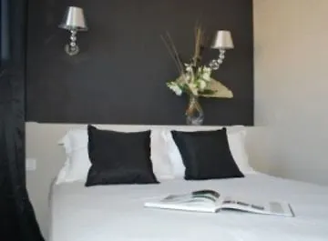 Hotel St Sernin 3*